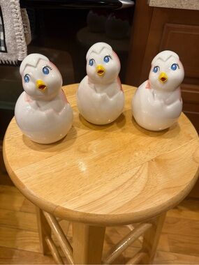 Ceramic White Target Spritz Chick Figurine Set of 3-Home Accents NEW!